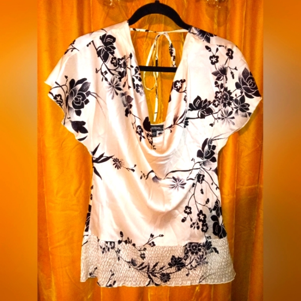 BEBE Rare 100% Silk Floral top EUC SZ S